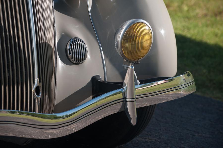  Ford DeLuxe Convertible Sedan 1936 года  (фото 12 из 20)